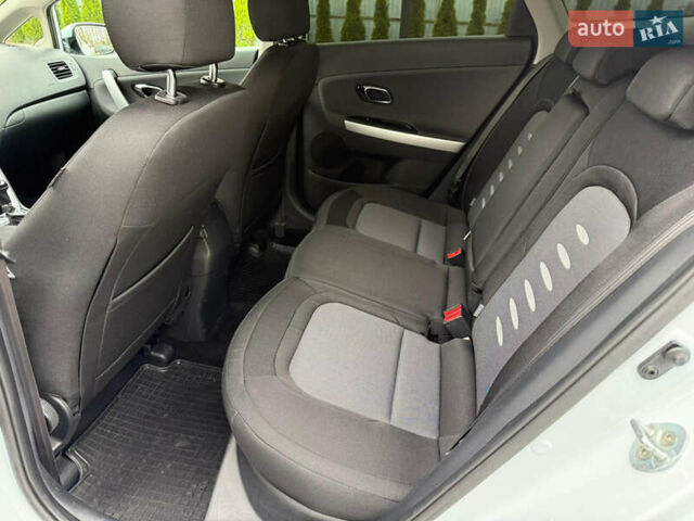Білий Кіа Сід, об'ємом двигуна 1.6 л та пробігом 210 тис. км за 13500 $, фото 29 на Automoto.ua