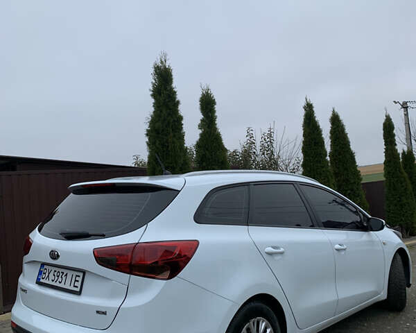 Білий Кіа Сід, об'ємом двигуна 1.6 л та пробігом 258 тис. км за 7800 $, фото 7 на Automoto.ua