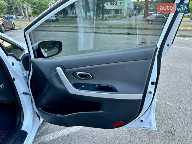 Белый Киа Сид, объемом двигателя 1.6 л и пробегом 244 тыс. км за 9999 $, фото 80 на Automoto.ua