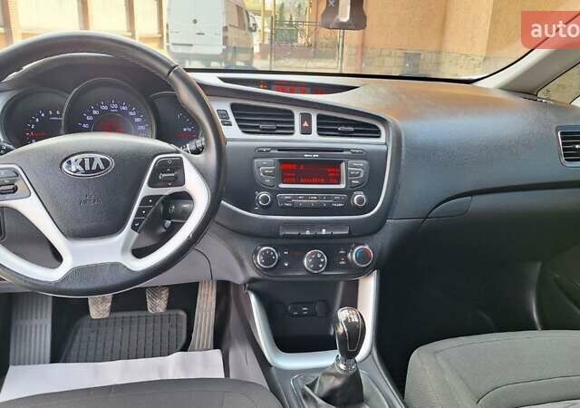 Белый Киа Сид, объемом двигателя 1.4 л и пробегом 240 тыс. км за 8999 $, фото 60 на Automoto.ua