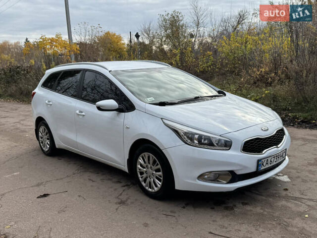 Кіа Сід 2015 у Прилуках на Automoto.ua Білий Кіа Сід, об'ємом двигуна 1.4 л та пробігом 233 тис. км за 6900 $, фото 2 на Automoto.ua