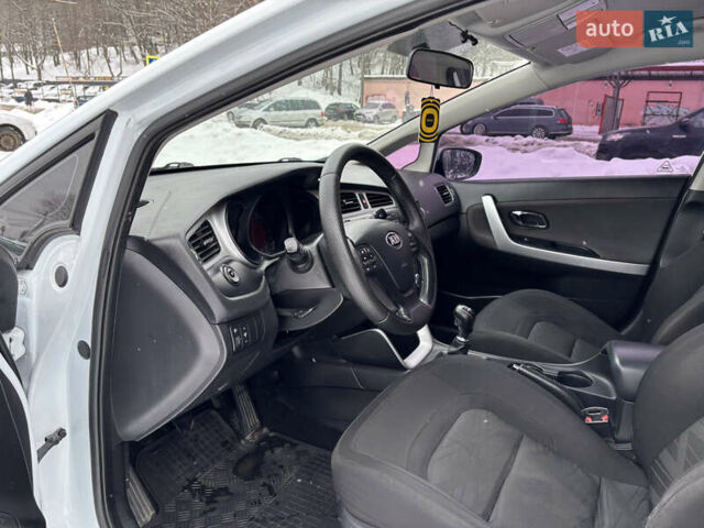 Белый Киа Сид, объемом двигателя 1.58 л и пробегом 259 тыс. км за 8499 $, фото 18 на Automoto.ua