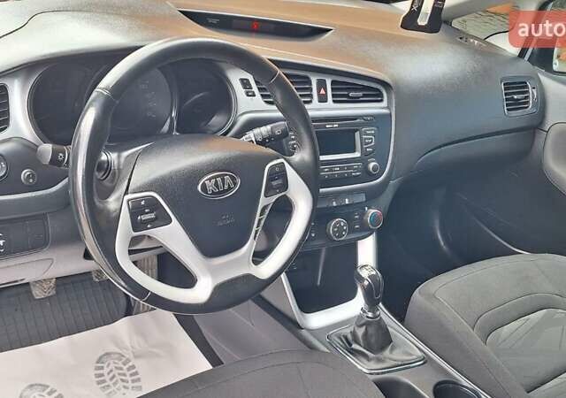 Белый Киа Сид, объемом двигателя 1.4 л и пробегом 240 тыс. км за 8999 $, фото 15 на Automoto.ua