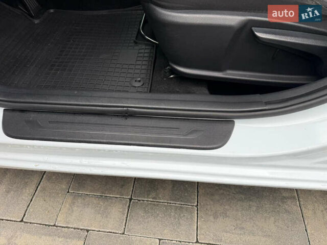 Білий Кіа Сід, об'ємом двигуна 1.6 л та пробігом 210 тис. км за 13500 $, фото 19 на Automoto.ua