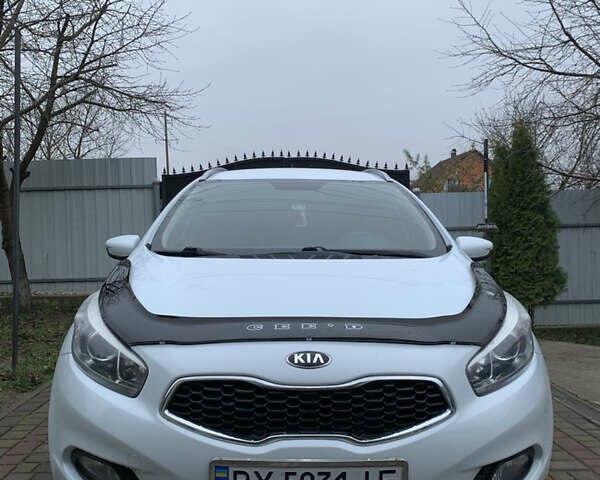 Білий Кіа Сід, об'ємом двигуна 1.6 л та пробігом 258 тис. км за 7800 $, фото 10 на Automoto.ua