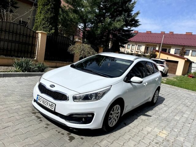 Білий Кіа Сід, об'ємом двигуна 1.6 л та пробігом 280 тис. км за 7900 $, фото 2 на Automoto.ua