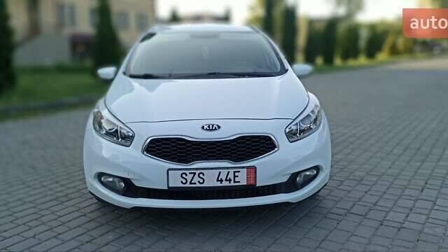Белый Киа Сид, объемом двигателя 1.4 л и пробегом 240 тыс. км за 8999 $, фото 57 на Automoto.ua
