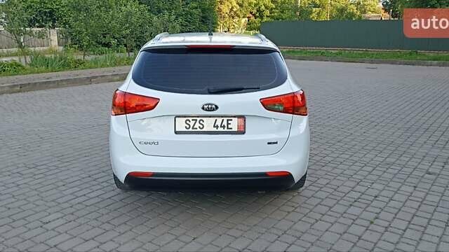 Белый Киа Сид, объемом двигателя 1.4 л и пробегом 240 тыс. км за 8999 $, фото 42 на Automoto.ua