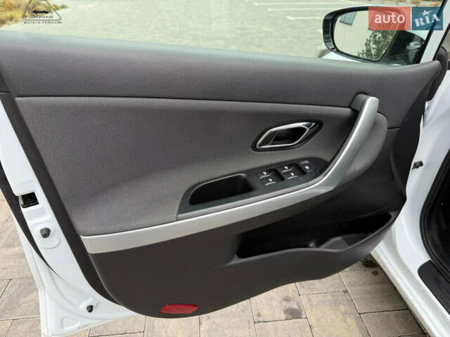 Білий Кіа Сід, об'ємом двигуна 1.6 л та пробігом 210 тис. км за 13500 $, фото 16 на Automoto.ua