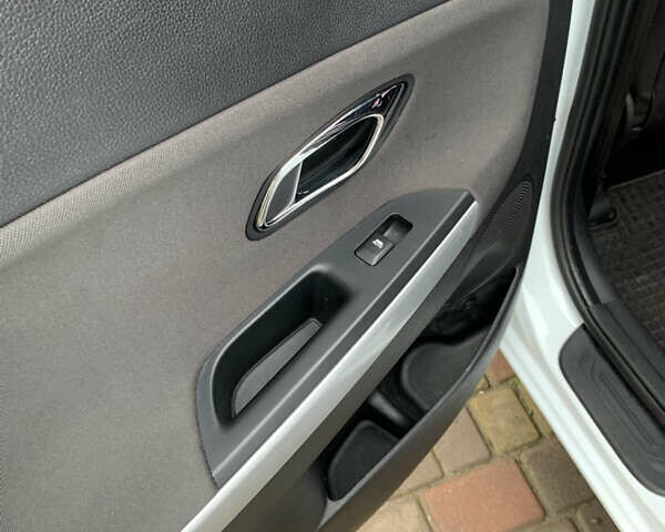 Білий Кіа Сід, об'ємом двигуна 1.6 л та пробігом 258 тис. км за 7800 $, фото 24 на Automoto.ua