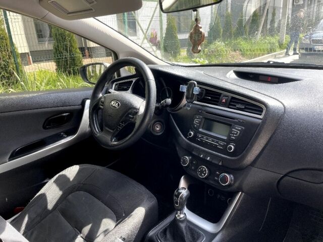 Белый Киа Сид, объемом двигателя 1.6 л и пробегом 280 тыс. км за 7900 $, фото 6 на Automoto.ua