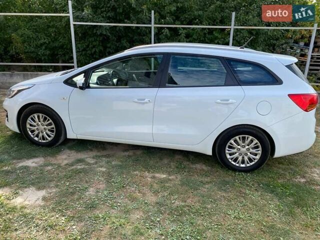 Белый Киа Сид, объемом двигателя 1.4 л и пробегом 240 тыс. км за 11500 $, фото 1 на Automoto.ua