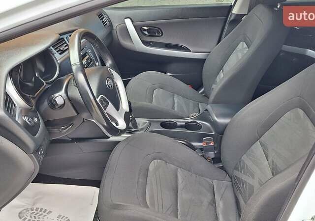 Белый Киа Сид, объемом двигателя 1.4 л и пробегом 240 тыс. км за 8999 $, фото 16 на Automoto.ua