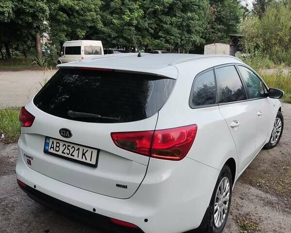 Белый Киа Сид, объемом двигателя 1.59 л и пробегом 209 тыс. км за 8300 $, фото 2 на Automoto.ua