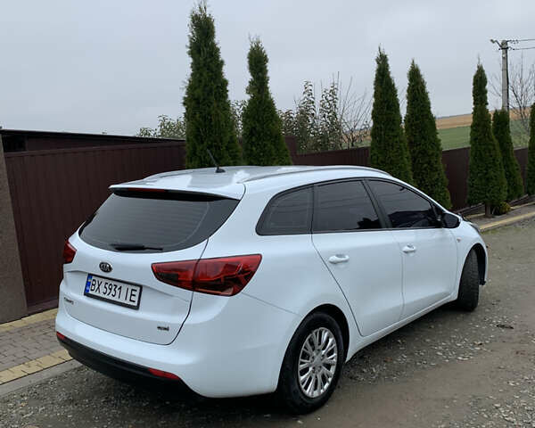 Білий Кіа Сід, об'ємом двигуна 1.6 л та пробігом 258 тис. км за 7800 $, фото 8 на Automoto.ua