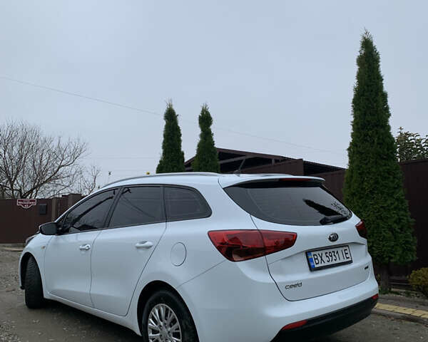 Білий Кіа Сід, об'ємом двигуна 1.6 л та пробігом 258 тис. км за 7800 $, фото 3 на Automoto.ua
