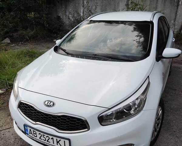Белый Киа Сид, объемом двигателя 1.59 л и пробегом 209 тыс. км за 8300 $, фото 5 на Automoto.ua