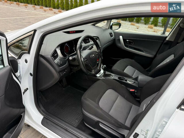 Білий Кіа Сід, об'ємом двигуна 1.6 л та пробігом 210 тис. км за 13500 $, фото 15 на Automoto.ua