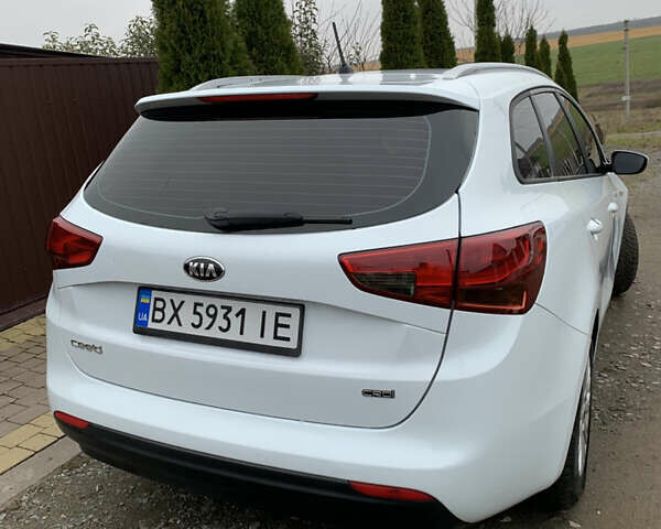 Білий Кіа Сід, об'ємом двигуна 1.6 л та пробігом 258 тис. км за 7800 $, фото 9 на Automoto.ua