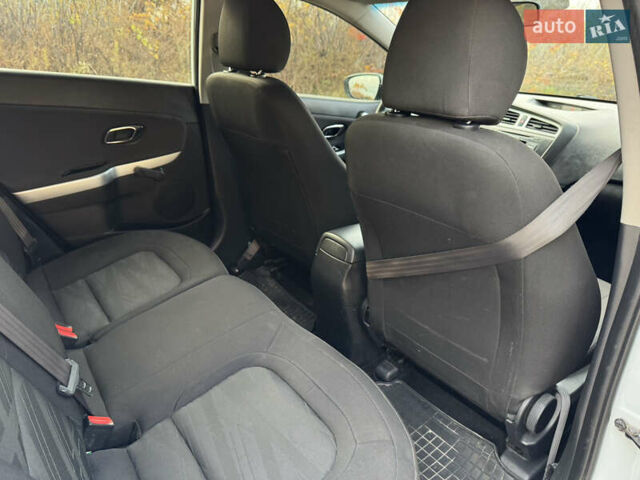 Кіа Сід 2015 у Прилуках на Automoto.ua Білий Кіа Сід, об'ємом двигуна 1.4 л та пробігом 233 тис. км за 6900 $, фото 13 на Automoto.ua