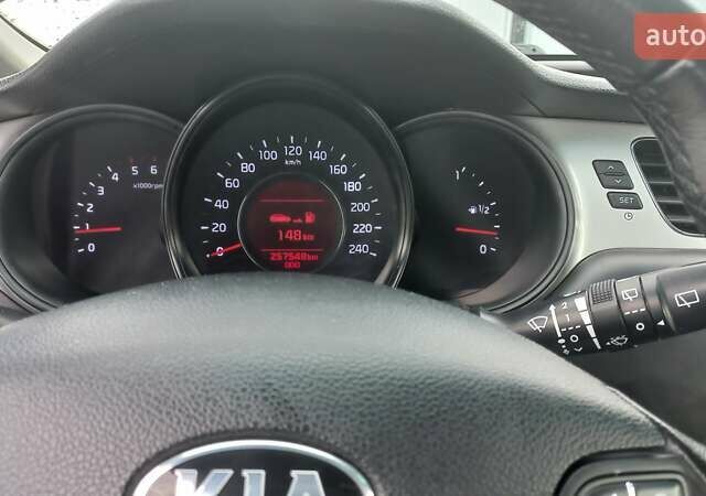 Киа Сид 2015 в Сокале на Automoto.ua Белый Киа Сид, объемом двигателя 0 л и пробегом 257 тыс. км за 8630 $, фото 14 на Automoto.ua