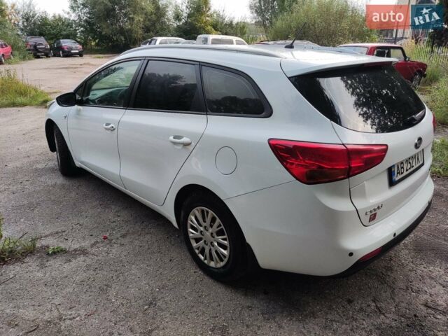 Белый Киа Сид, объемом двигателя 1.59 л и пробегом 209 тыс. км за 8000 $, фото 2 на Automoto.ua