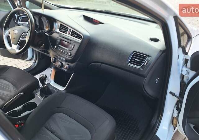 Белый Киа Сид, объемом двигателя 1.4 л и пробегом 240 тыс. км за 8999 $, фото 21 на Automoto.ua