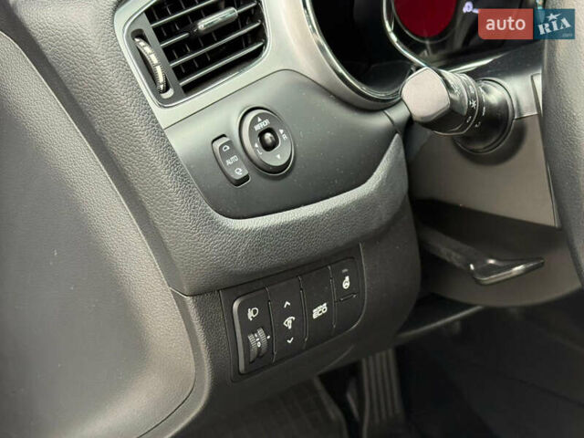 Білий Кіа Сід, об'ємом двигуна 1.6 л та пробігом 210 тис. км за 13500 $, фото 18 на Automoto.ua
