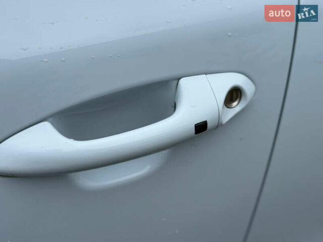 Білий Кіа Сід, об'ємом двигуна 1.6 л та пробігом 210 тис. км за 13500 $, фото 9 на Automoto.ua