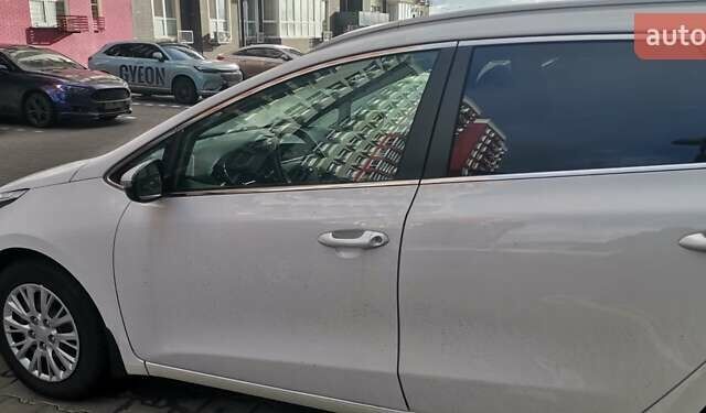 Белый Киа Сид, объемом двигателя 1.59 л и пробегом 78 тыс. км за 13500 $, фото 4 на Automoto.ua