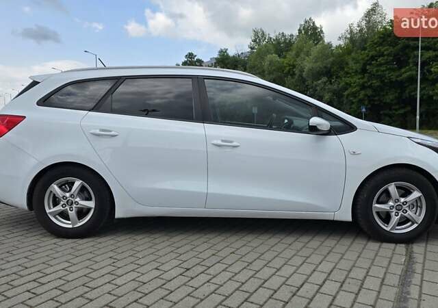 Белый Киа Сид, объемом двигателя 1.4 л и пробегом 196 тыс. км за 9400 $, фото 19 на Automoto.ua