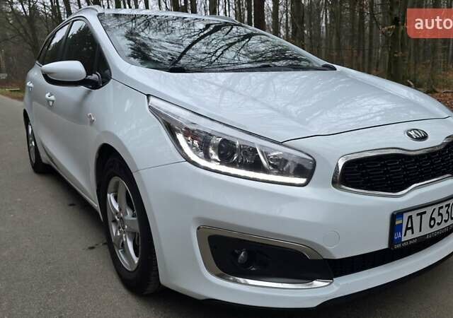Белый Киа Сид, объемом двигателя 1.4 л и пробегом 198 тыс. км за 8500 $, фото 30 на Automoto.ua