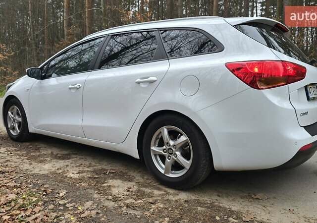 Белый Киа Сид, объемом двигателя 1.4 л и пробегом 198 тыс. км за 8500 $, фото 18 на Automoto.ua