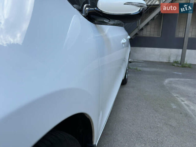 Белый Киа Сид, объемом двигателя 1.59 л и пробегом 66 тыс. км за 12000 $, фото 7 на Automoto.ua