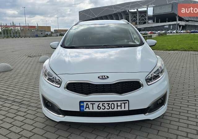 Белый Киа Сид, объемом двигателя 1.4 л и пробегом 196 тыс. км за 9400 $, фото 3 на Automoto.ua