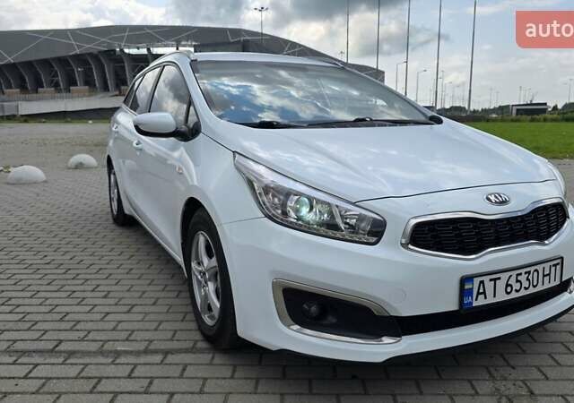 Белый Киа Сид, объемом двигателя 1.4 л и пробегом 196 тыс. км за 9400 $, фото 42 на Automoto.ua