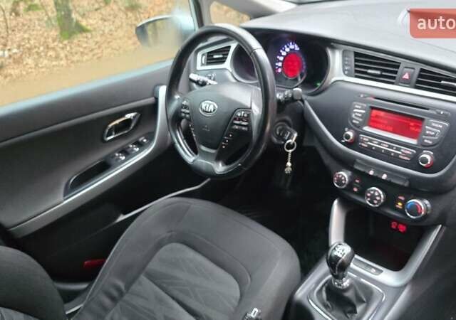 Белый Киа Сид, объемом двигателя 1.4 л и пробегом 198 тыс. км за 8500 $, фото 9 на Automoto.ua