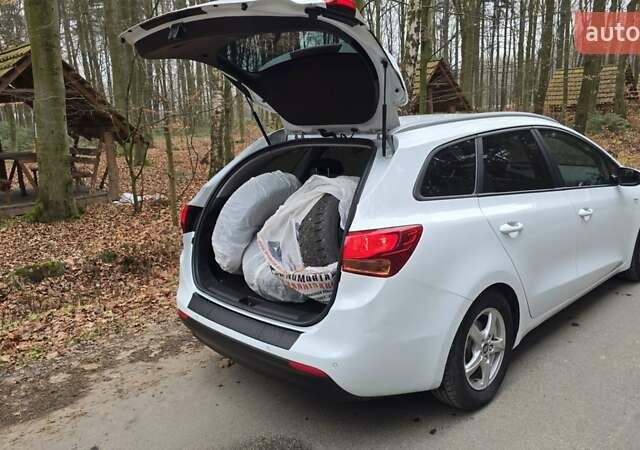 Белый Киа Сид, объемом двигателя 1.4 л и пробегом 198 тыс. км за 8500 $, фото 25 на Automoto.ua