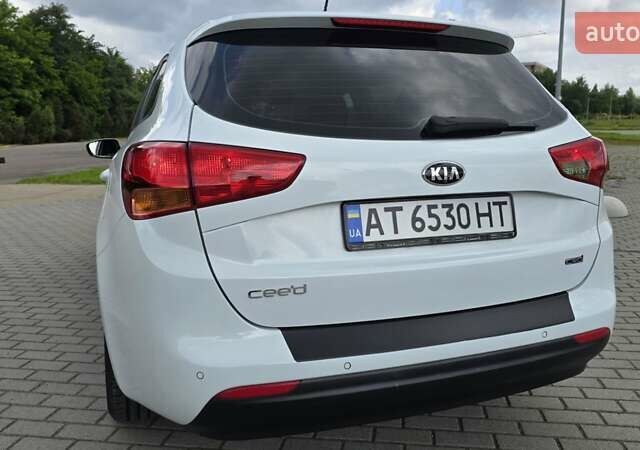Белый Киа Сид, объемом двигателя 1.4 л и пробегом 196 тыс. км за 9400 $, фото 13 на Automoto.ua