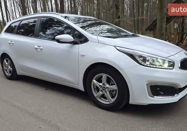 Белый Киа Сид, объемом двигателя 1.4 л и пробегом 198 тыс. км за 8500 $, фото 2 на Automoto.ua