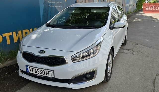 Белый Киа Сид, объемом двигателя 1.4 л и пробегом 199 тыс. км за 8099 $, фото 9 на Automoto.ua
