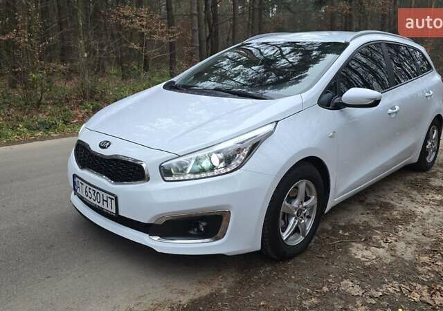Белый Киа Сид, объемом двигателя 1.4 л и пробегом 198 тыс. км за 8500 $, фото 3 на Automoto.ua