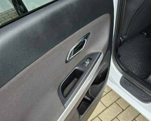 Белый Киа Сид, объемом двигателя 1.6 л и пробегом 237 тыс. км за 11100 $, фото 18 на Automoto.ua