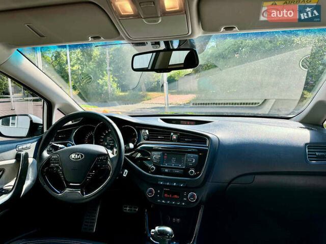 Белый Киа Сид, объемом двигателя 1.59 л и пробегом 52 тыс. км за 15000 $, фото 17 на Automoto.ua