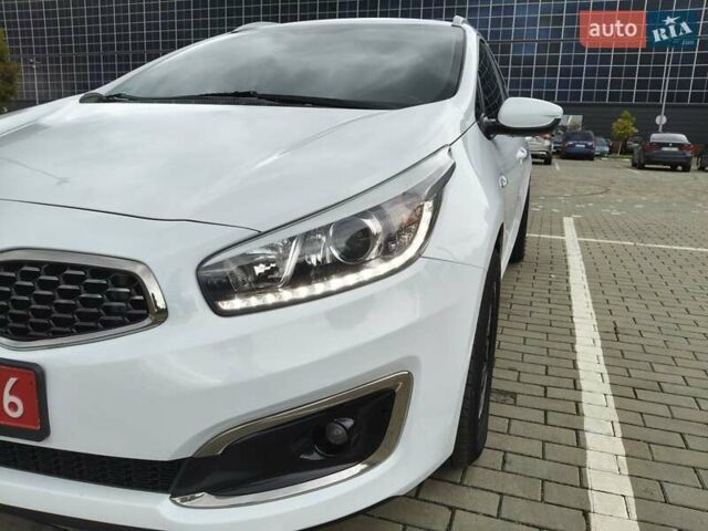 Белый Киа Сид, объемом двигателя 1.6 л и пробегом 237 тыс. км за 11100 $, фото 11 на Automoto.ua