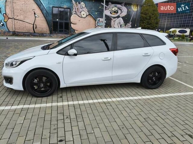 Белый Киа Сид, объемом двигателя 1.6 л и пробегом 237 тыс. км за 11100 $, фото 9 на Automoto.ua