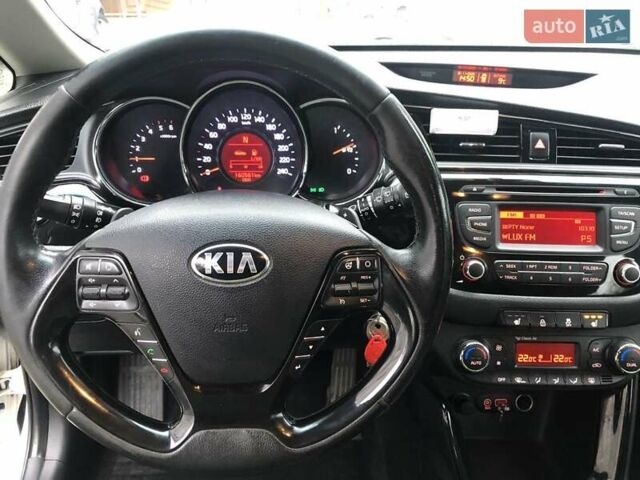 Белый Киа Сид, объемом двигателя 1.6 л и пробегом 160 тыс. км за 11600 $, фото 9 на Automoto.ua