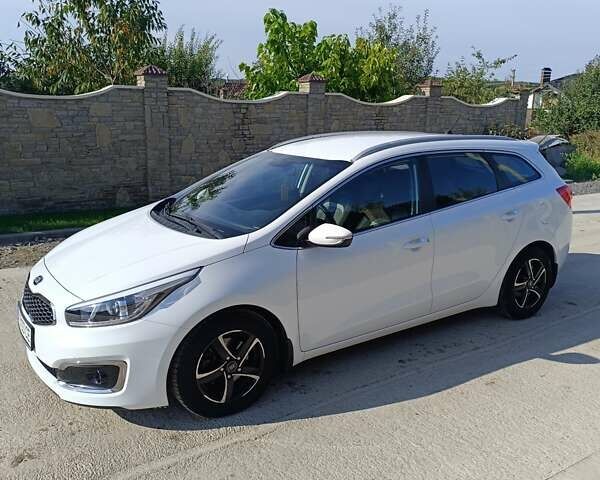 Білий Кіа Сід, об'ємом двигуна 1.59 л та пробігом 82 тис. км за 15200 $, фото 6 на Automoto.ua