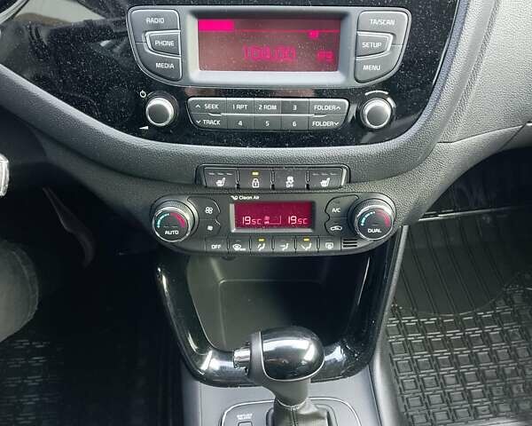 Белый Киа Сид, объемом двигателя 1.59 л и пробегом 145 тыс. км за 11800 $, фото 2 на Automoto.ua