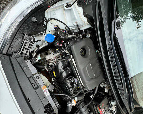 Белый Киа Сид, объемом двигателя 1.59 л и пробегом 52 тыс. км за 15000 $, фото 18 на Automoto.ua